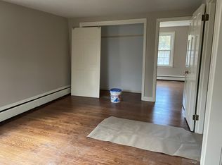 9 Nathaniel Rd, Barrington, RI 02806