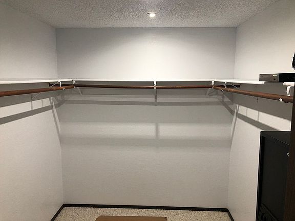 Master Bedroom Walkin