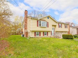 410 Robin St, Bridgeport, CT 06606