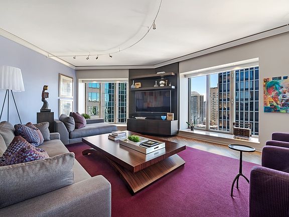 2nd image of 950 N Michigan Ave APT 2204