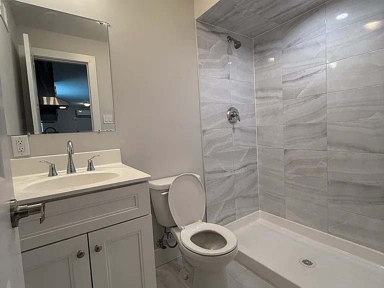 6 Ludwig St #1 — Photo 3