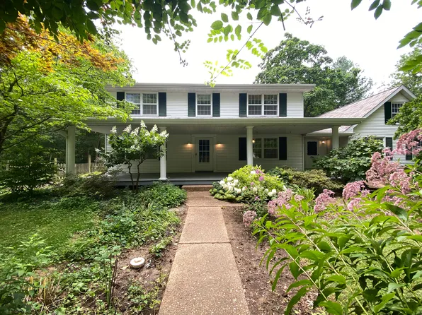 8813 Old Indian Trl, Chatham, IL 62629