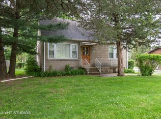 217 68th St, Darien, IL 60561