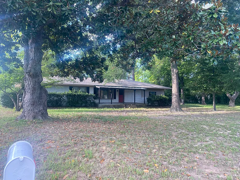 525 Meadowbrook St — Photo 1