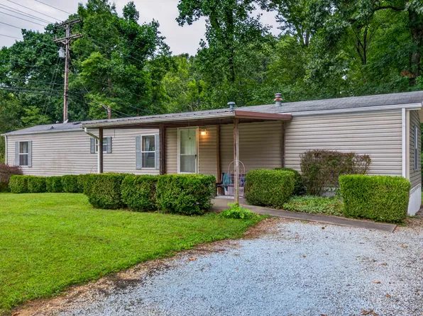 4858 S Shore Dr, Nashville, IN 47448