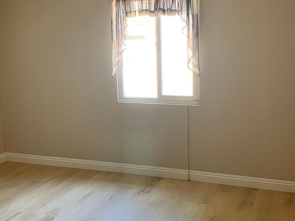 1st image of 353 Mooney Dr