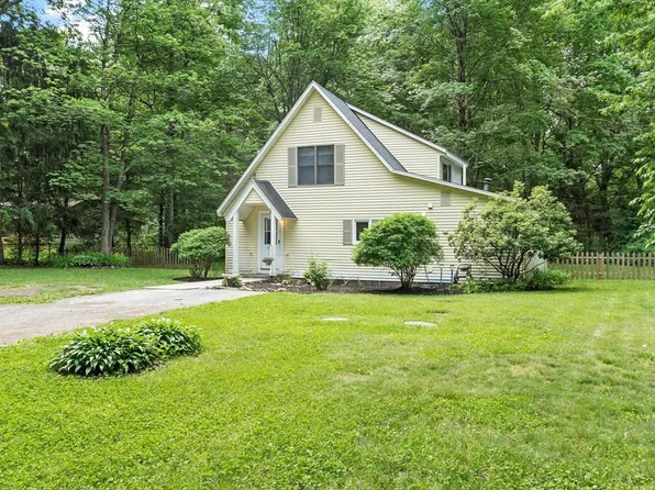 42 Fuller Ave, Lancaster, MA 01523