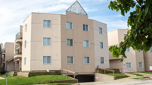905 W Oregon St Photo 1