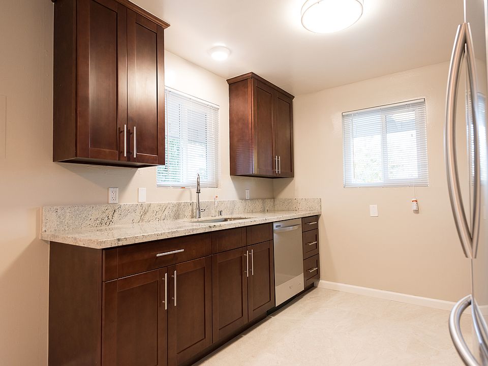 1st image of 928 Weldwood Ct APT 3