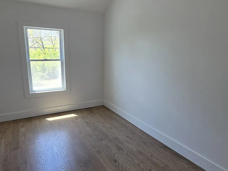 11 Grandview Ave — Photo 15