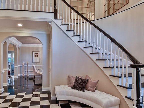 4th image of 2101 Grandeur Dr
