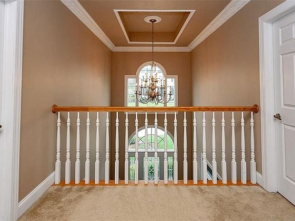 2nd image of 1107 Blackthorne Dr