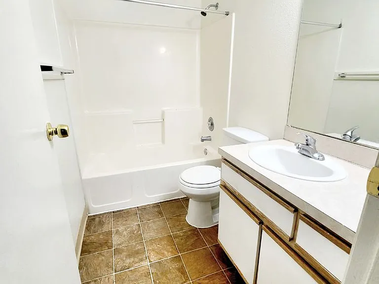 1706 S Eagleson Rd #101 — Photo 10