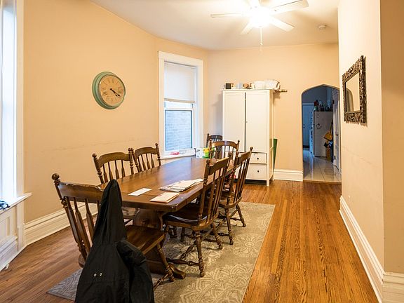 4th image of 906 N Hoyne Ave #1