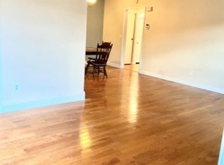 626 Cricket Ln, Woodbridge, NJ 07095