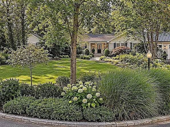 4 Heathcliff Rd, Rumson, NJ 07760