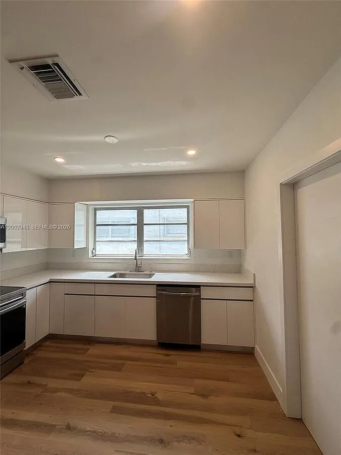 3 bed, 1935 sqft, $7,000 — Photo 4