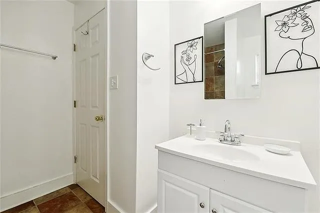 421 Derbigny St — Photo 6