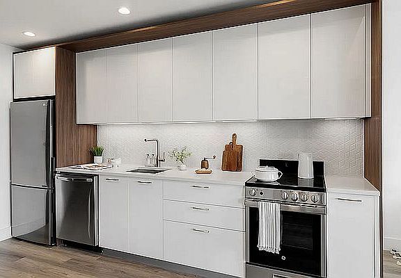 2nd image of 224 E 135th St #2007S
