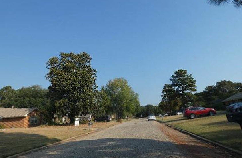 2nd image of 313 Navajo Dr