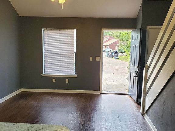 3rd image of 2293 Hartsfield Way