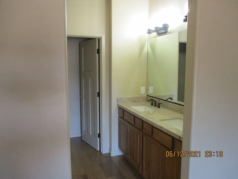 2012 N Lake Breeze Rd — Photo 12