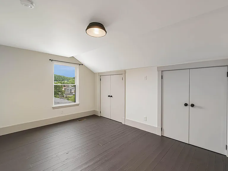 1563 Holman Ave — Photo 7