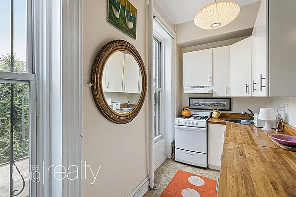 Rented by D'Andrea Craig Realty | media 10