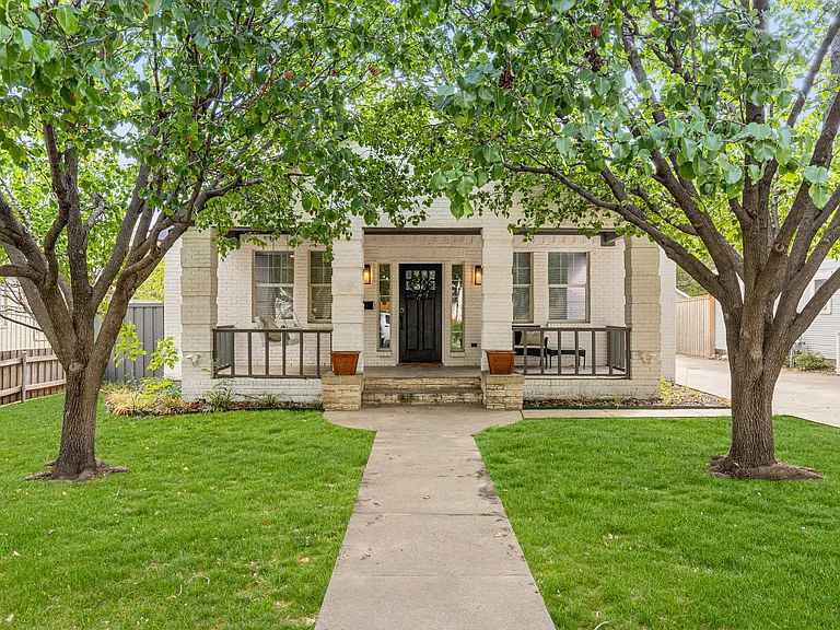 810 Turner Ave — Photo 1