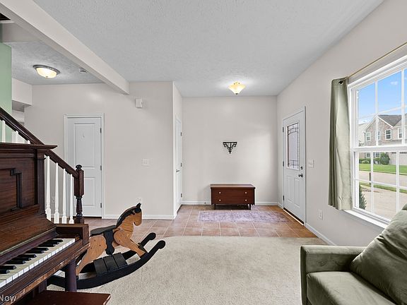 4th image of 9167 Stonegate Cir