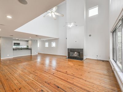 5214 Blossom St, Houston, TX, 77007