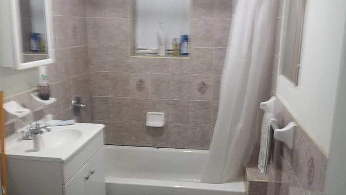 Rented by Zuz Realty | media 11