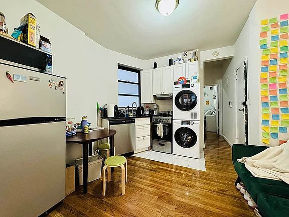 5th image of 17 Saint Marks Pl APT 14