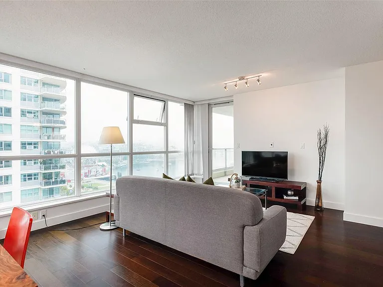 125 Milross Ave — Photo 13