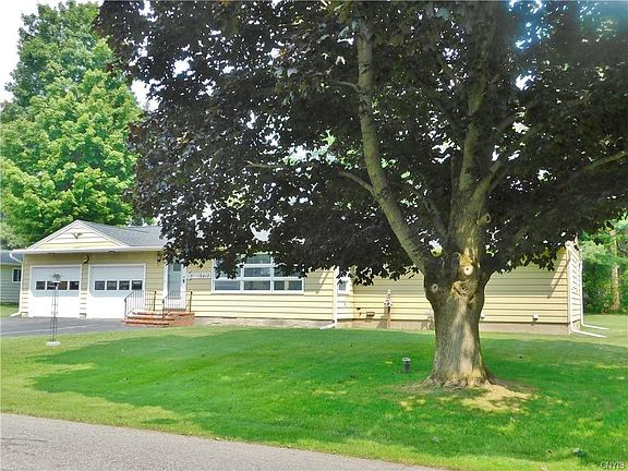 2nd image of 999412 Woodlawn Dr