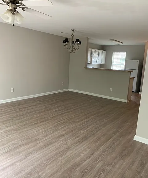 911 Plexor Ln — Photo 4