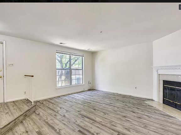 3rd image of 32 Highstream Ct #706