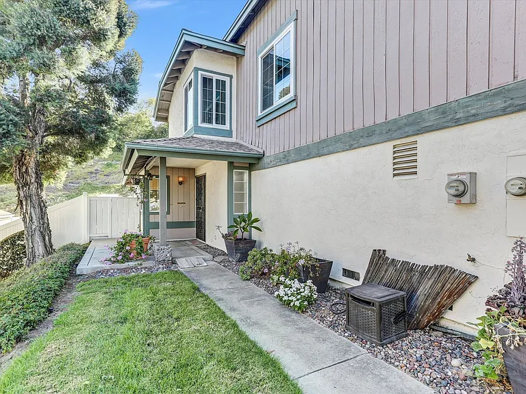 8177 Mission Vista Dr — Photo 4