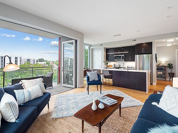 4th image of 400 Hunt St Unit 403