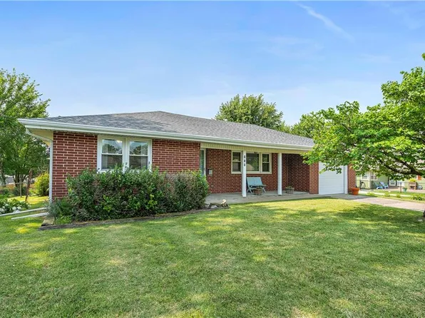 817 Rowell St, Excelsior Springs, MO 64024