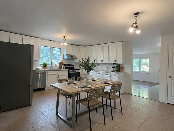 4th image of 124 Harbor Dr