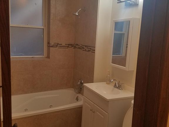 4th image of 704 N Central Park Ave #1