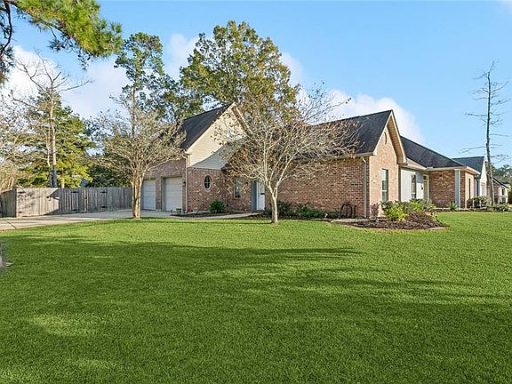 2nd image of 452 Belle Pointe Dr