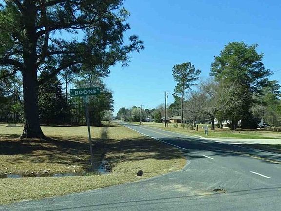 Exterior Neighborhood (street photo)
