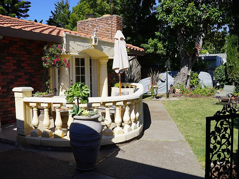 Ethel St — Photo 43