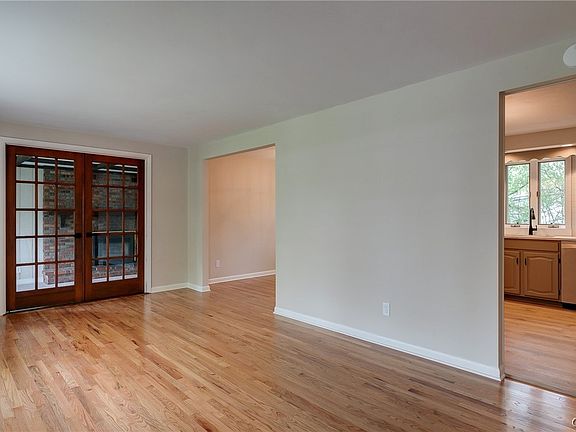 5th image of 119 Floradale Rd
