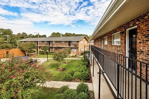 Rolling Hills Apartments Photo 1