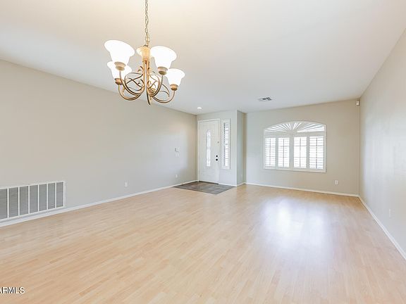 4th image of 8789 W HAYWARD Avenue