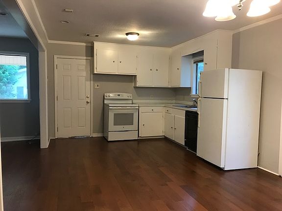 2nd image of 350 Saint Paul St
