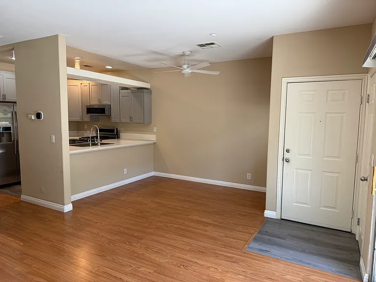 7414 Western Bay Dr — Photo 4